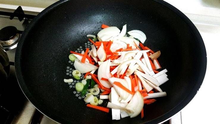 라면 당길 때, 매콤한 닭국수 드세요!