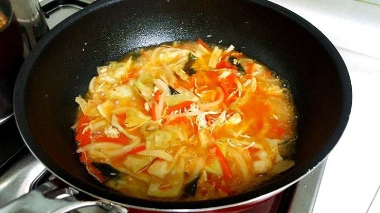 라면 당길 때, 매콤한 닭국수 드세요!
