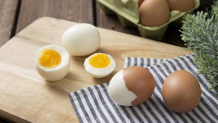 다이어트할 때 삶은 달걀 노른자, 먹어도 될까?!